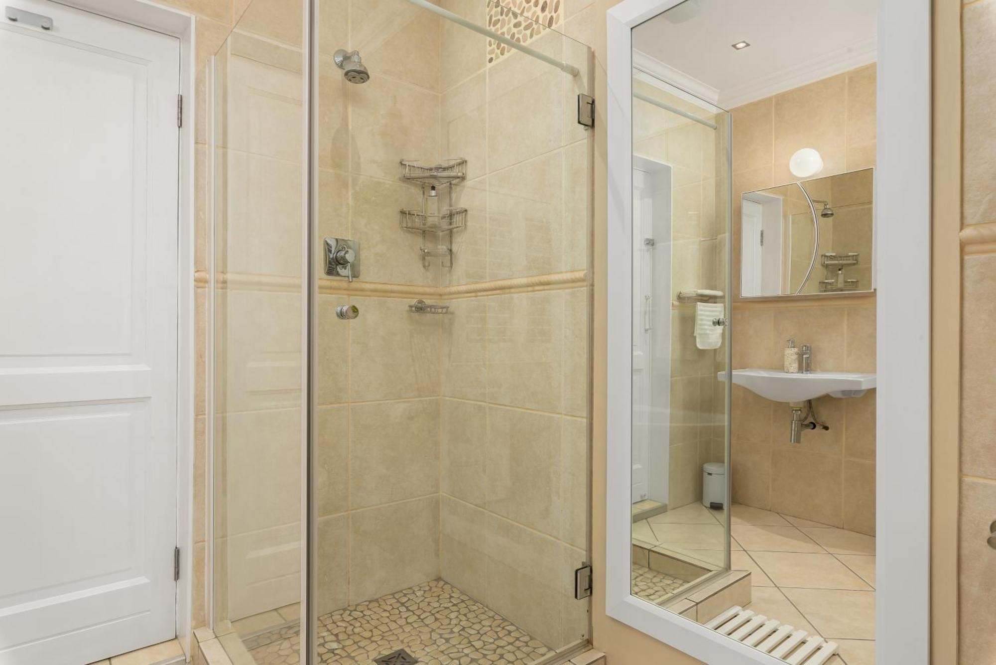 Meerendal Cottage-Affordable Luxury-Private Garden With Pool & Hot Tub 케이프타운 외부 사진